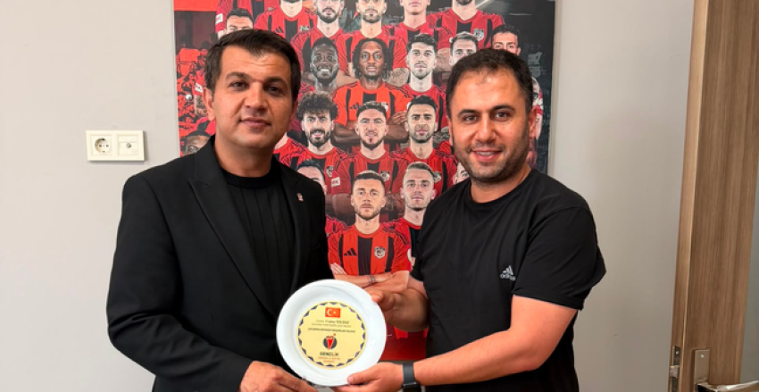 GENÇLİK GİRİŞİM VE EĞİTİM DERNEĞİ GAZİANTEP FUTBOL KLÜBÜ GENEL MÜDÜRÜNE ZİYARET